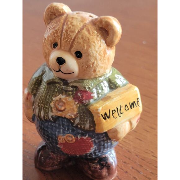VTG CKAO Salt and Pepper Shaker Country Welcome Bears Ceramic Cute Country Decor - Picture 4 of 9